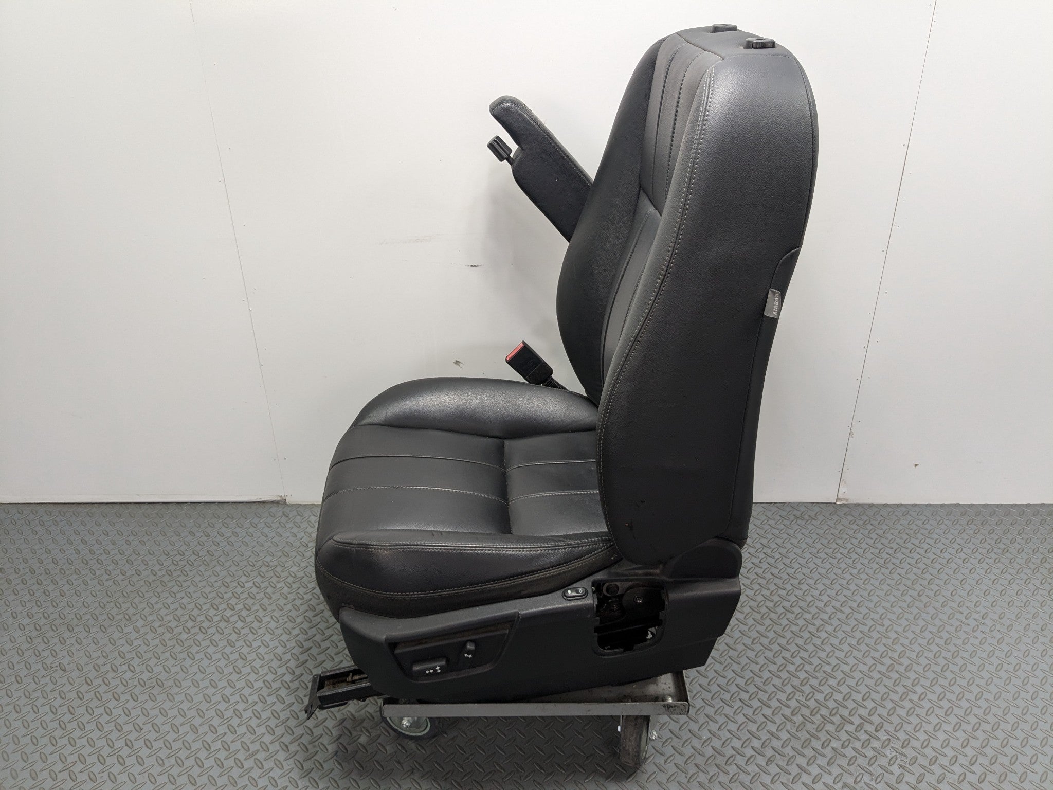 2008 - 2015 LAND ROVER LR2 OEM SEAT BLACK LEATHER WITH BUCKLE FRONT LEFT SIDE