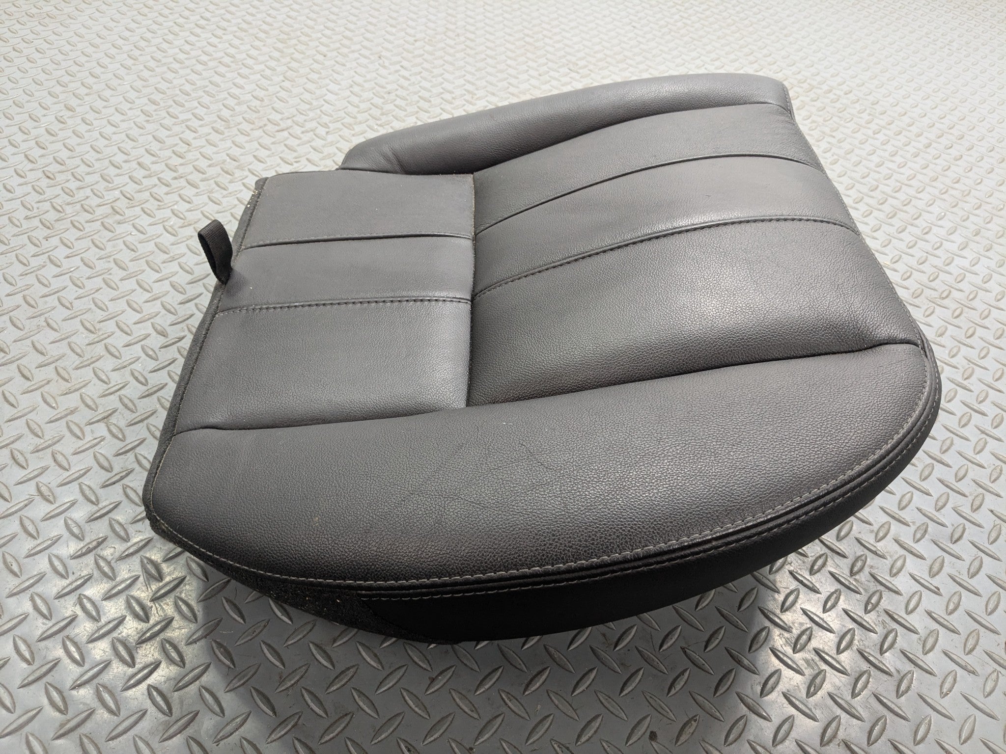 08 - 15 LAND ROVER LR2 OEM SEAT CUSHION LEATHER REAR LOWER RIGHT PASSENGER SIDE