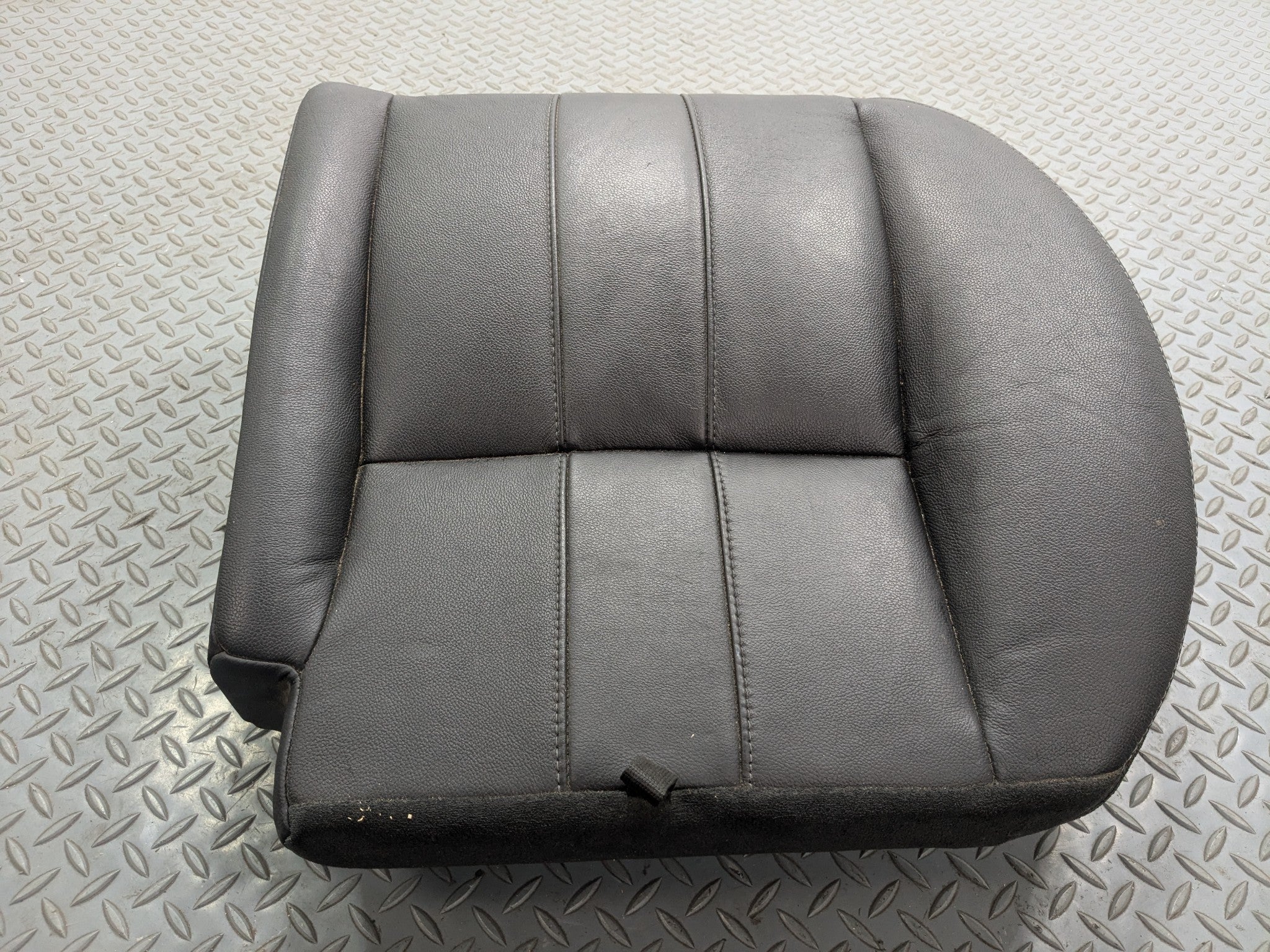 08 - 15 LAND ROVER LR2 OEM SEAT CUSHION LEATHER REAR LOWER RIGHT PASSENGER SIDE