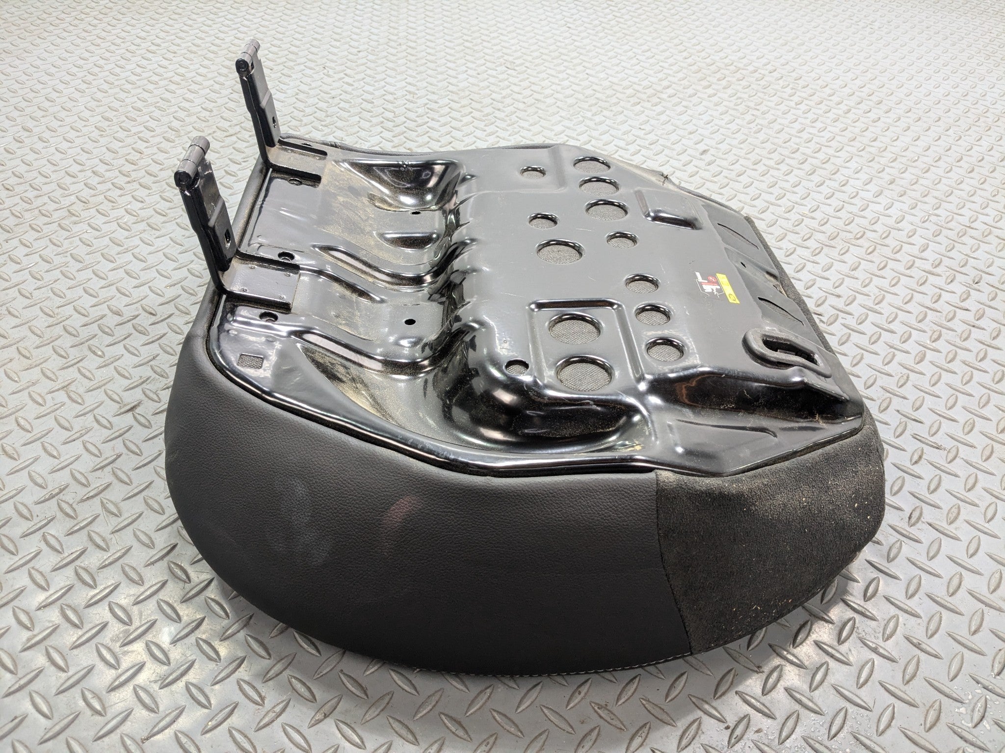 08 - 15 LAND ROVER LR2 OEM SEAT CUSHION LEATHER REAR LOWER RIGHT PASSENGER SIDE