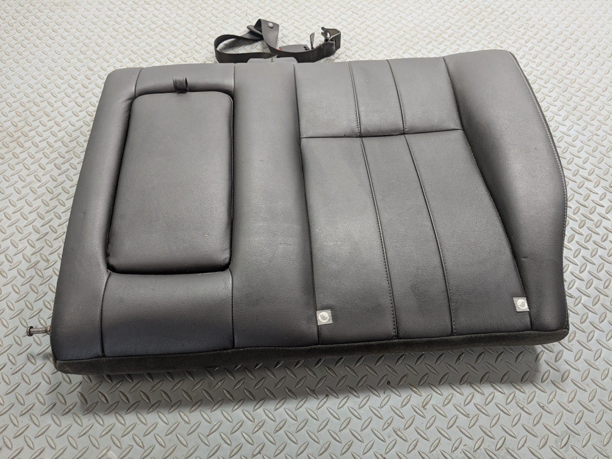 2008 - 2015 LAND ROVER LR2 OEM SEAT CUSHION LEATHER REAR UPPER LEFT DRIVER SIDE