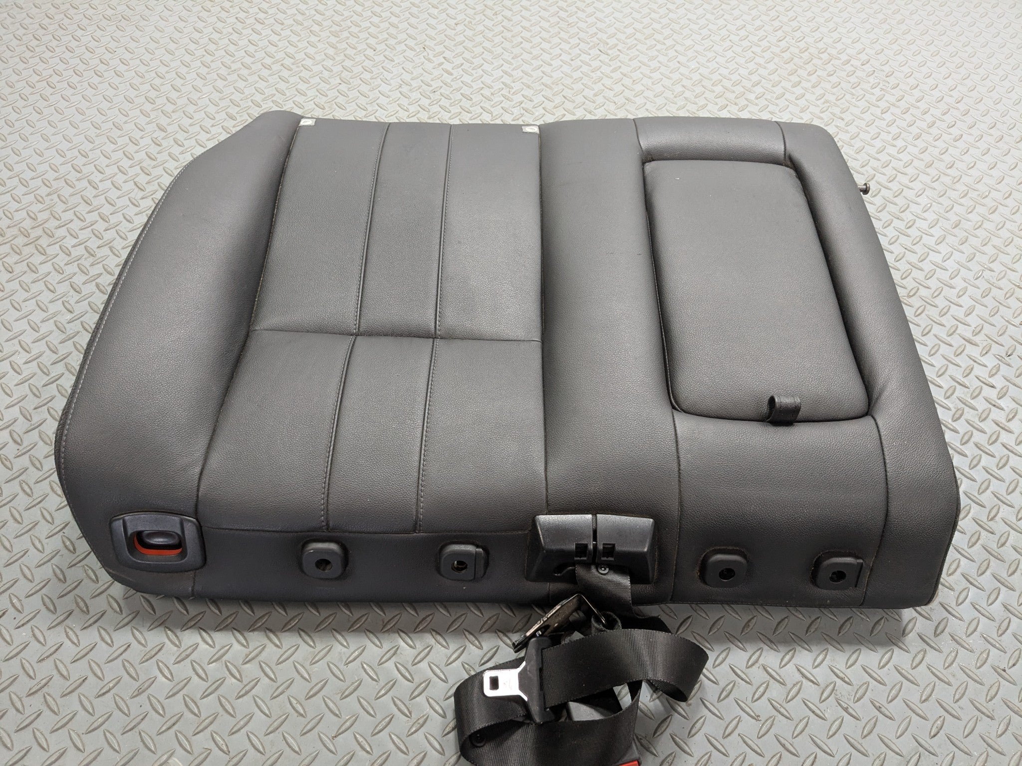 2008 - 2015 LAND ROVER LR2 OEM SEAT CUSHION LEATHER REAR UPPER LEFT DRIVER SIDE