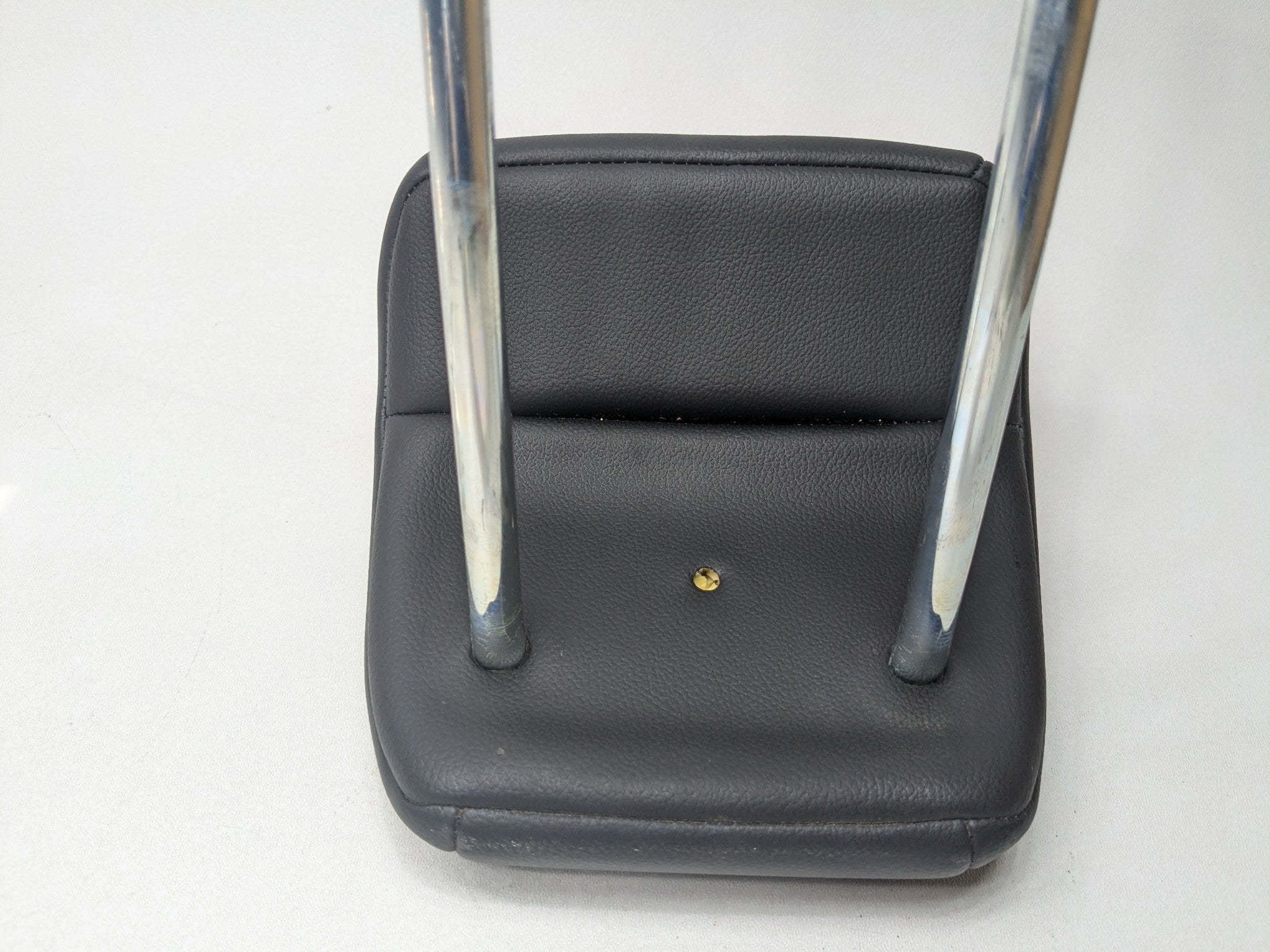 08 - 15 LAND ROVER LR2 OEM SEAT HEADREST LEATHER BLACK REAR CENTER LEFT SIDE