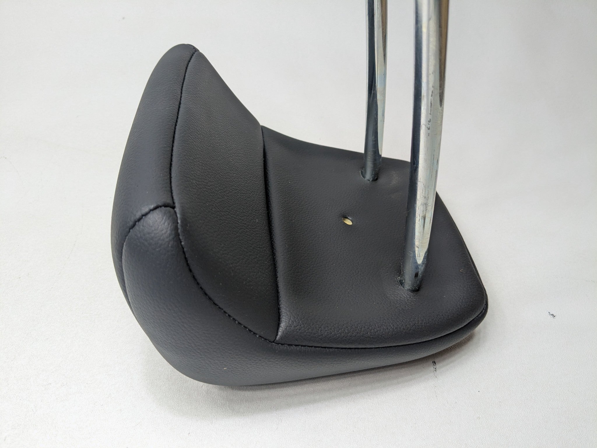 08 - 15 LAND ROVER LR2 OEM SEAT HEADREST LEATHER BLACK REAR CENTER LEFT SIDE