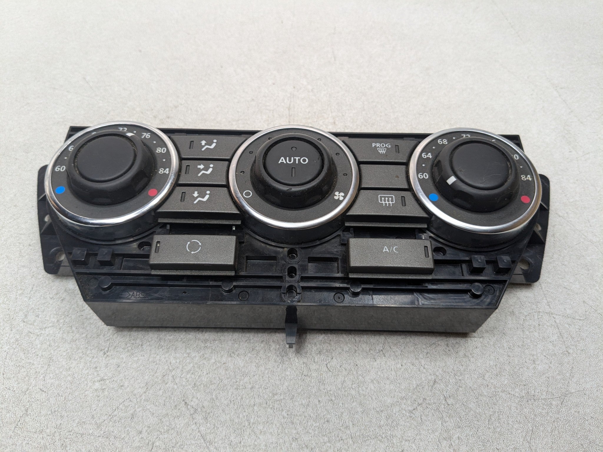 2008 - 2015 LAND ROVER LR2 OEM HEATER AC CONTROL SWITCH ASSEMBLY FRONT BLACK