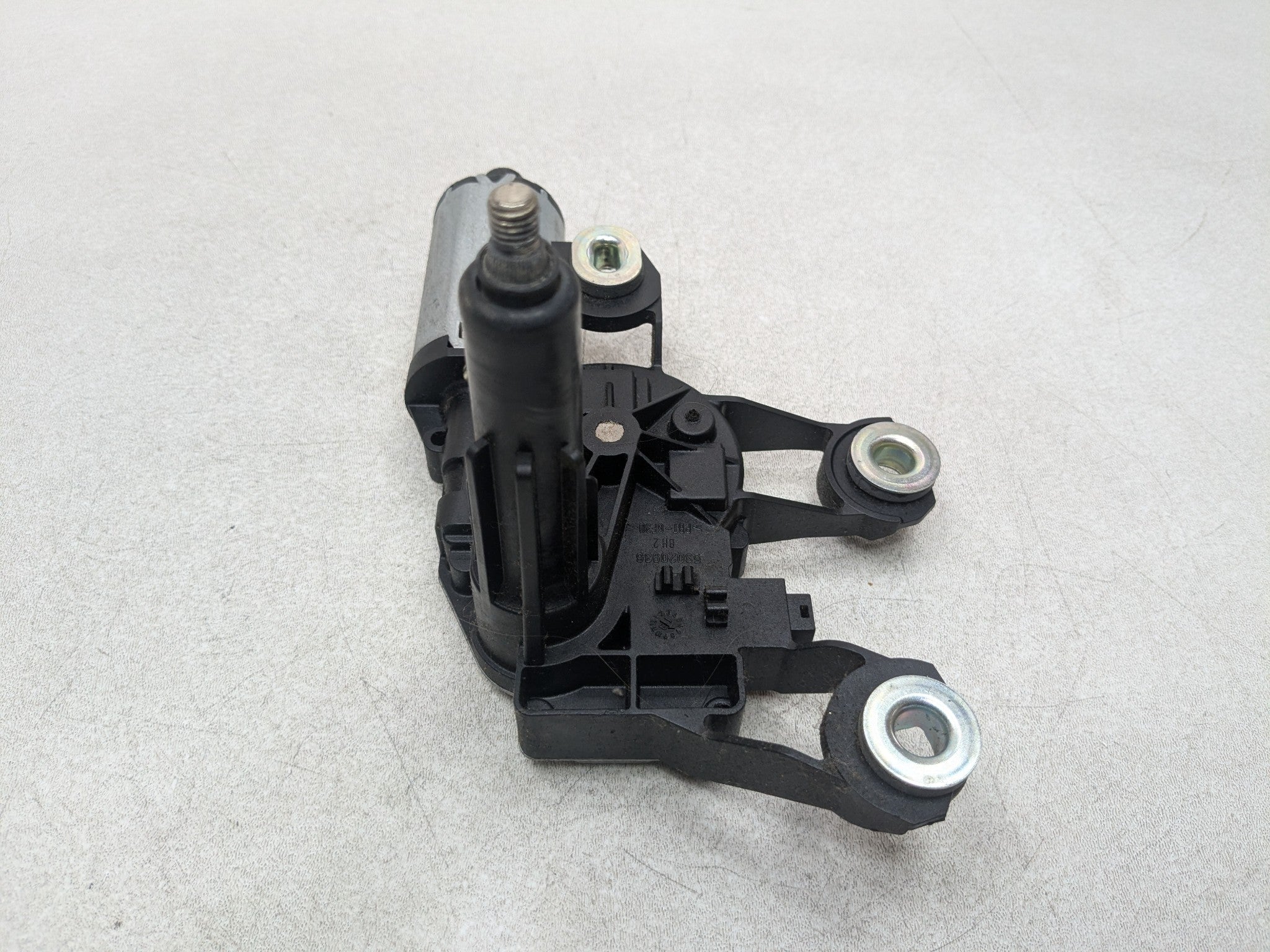 2008 - 2015 LAND ROVER LR2 OEM REAR WINDSHIELD WIPER MOTOR ASSEMBLY