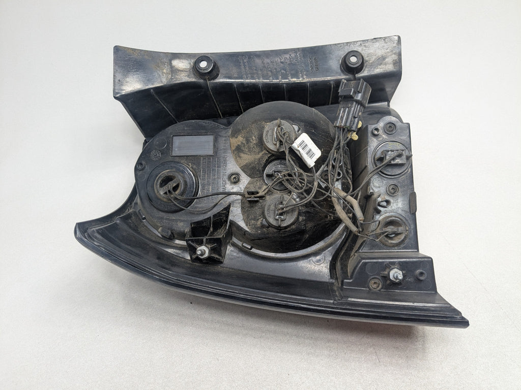 2008 - 2015 LAND ROVER LR2 OEM LED TAIL LIGHT LAMP ASSEMBLY RIGHT PASSENGER SIDE