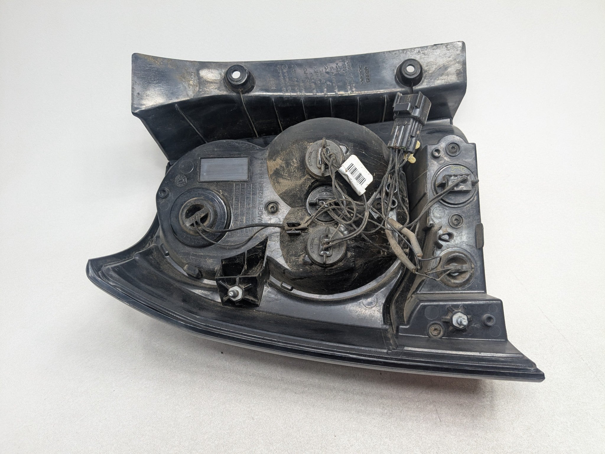 2008 - 2015 LAND ROVER LR2 OEM LED TAIL LIGHT LAMP ASSEMBLY RIGHT PASSENGER SIDE