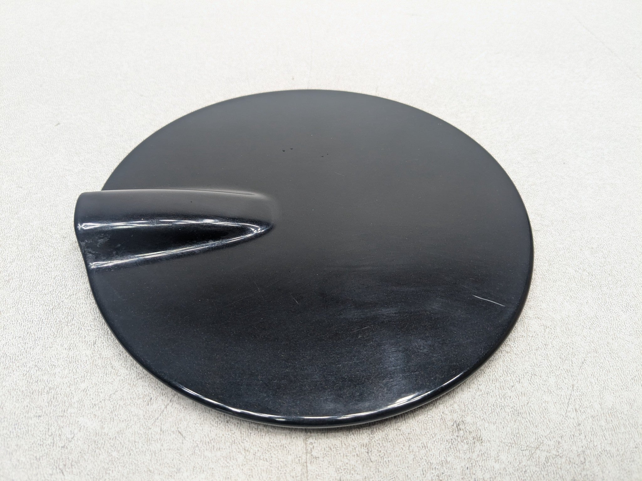 2008 - 2015 LAND ROVER LR2 OEM GAS FUEL TANK DOOR FILLER DOOR LID COVER BLACK