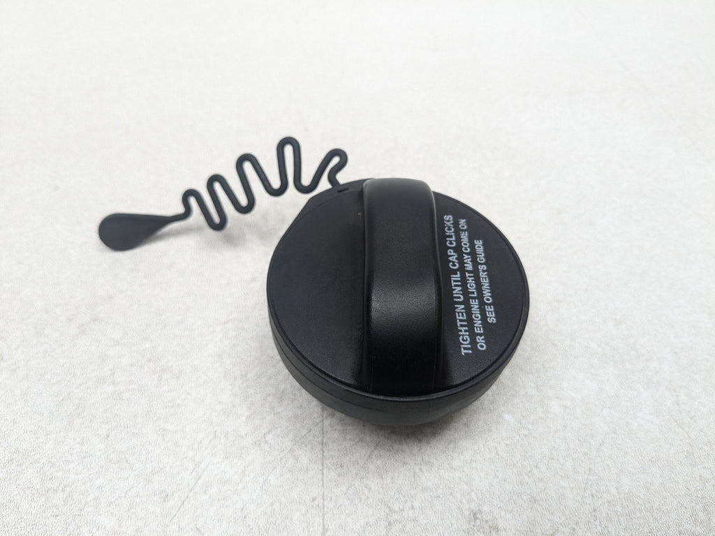 2008 - 2015 LAND ROVER LR2 OEM FUEL GAS TANK FILLER CAP ASSEMBLY BLACK