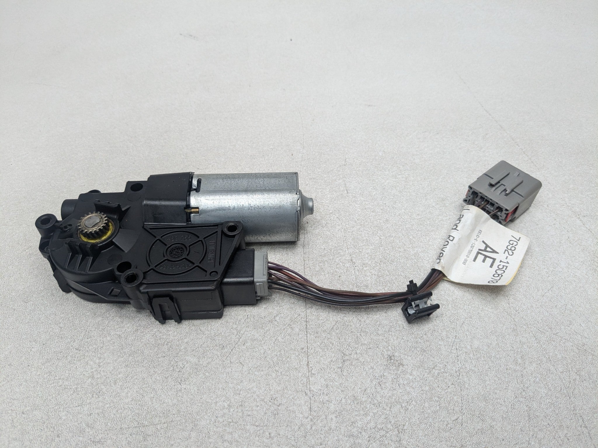 2008 - 2015 LAND ROVER LR2 OEM SUN ROOF MOTOR ACTUATOR MODULE