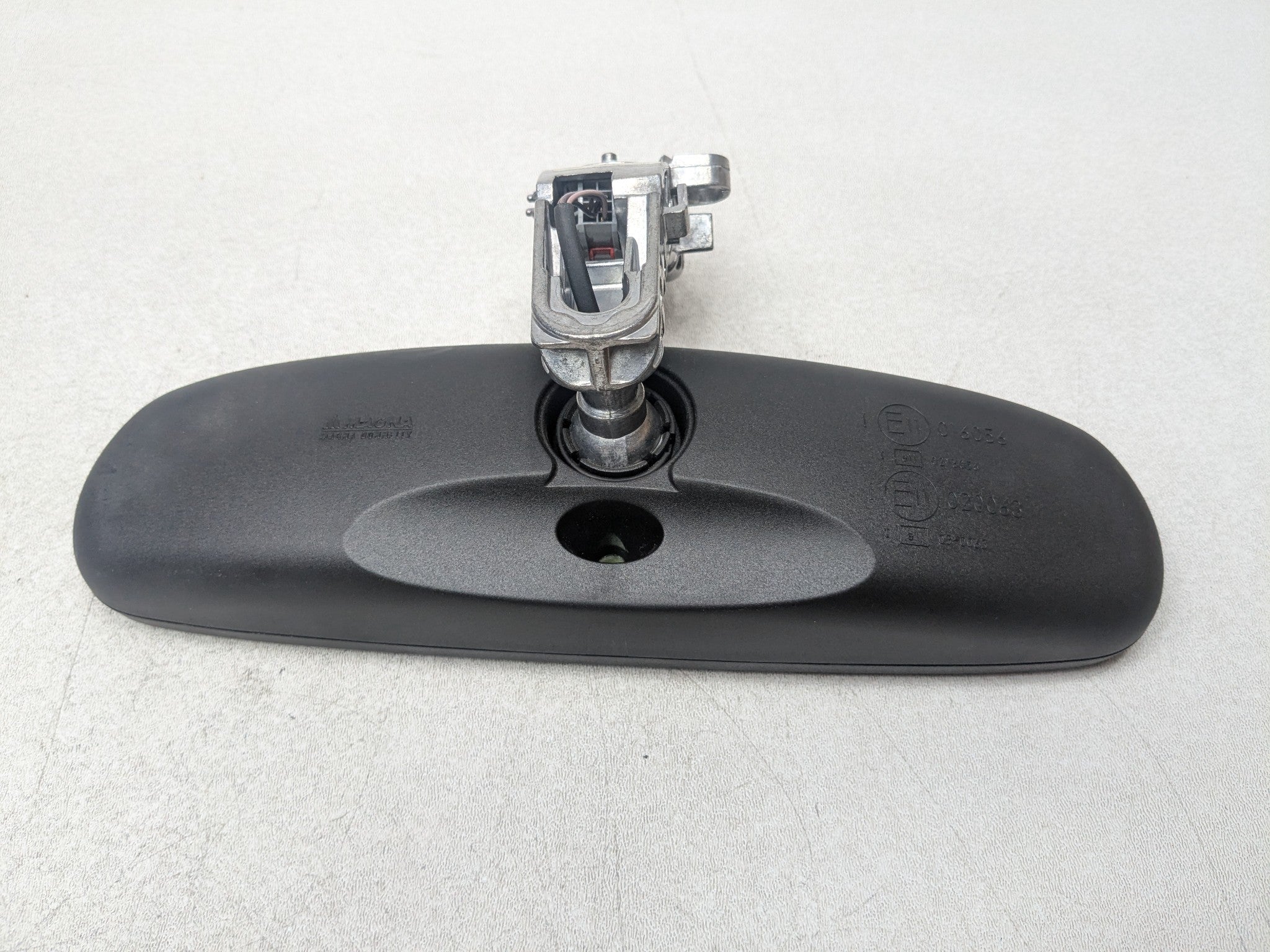 2008 - 2015 LAND ROVER LR2 OEM REAR VIEW MIRROR FRONT CENTER INTERIOR UPPER ROOF