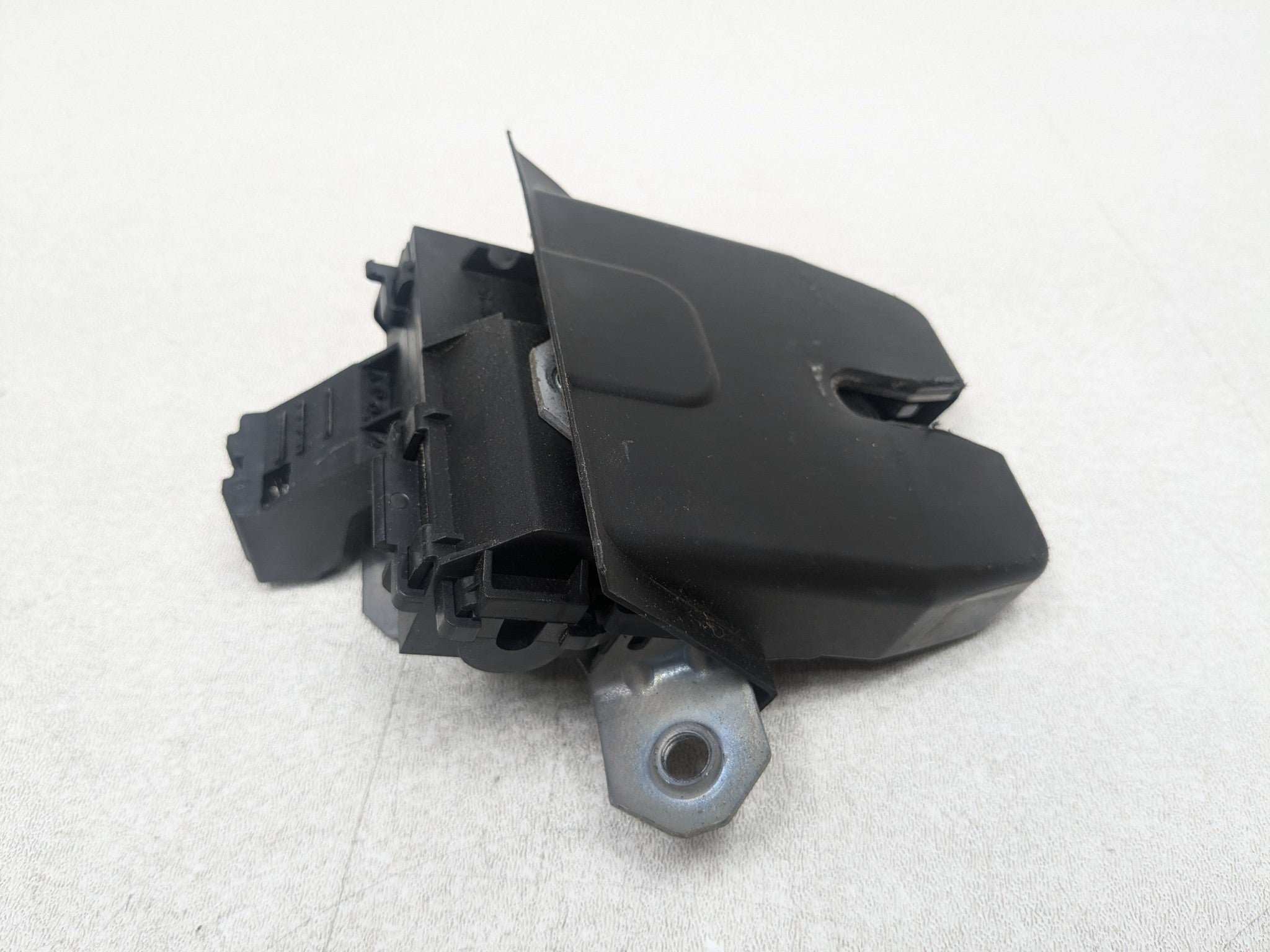 08 - 15 LAND ROVER LR2 OEM LID LATCH REAR TRUNK LIFTGATE LOCK RELEASE ACTUATOR