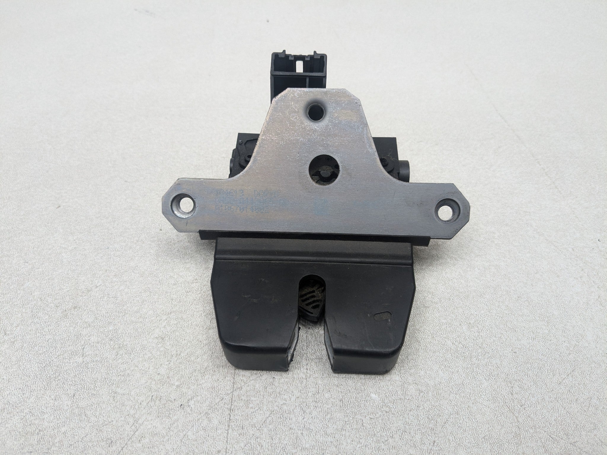 08 - 15 LAND ROVER LR2 OEM LID LATCH REAR TRUNK LIFTGATE LOCK RELEASE ACTUATOR