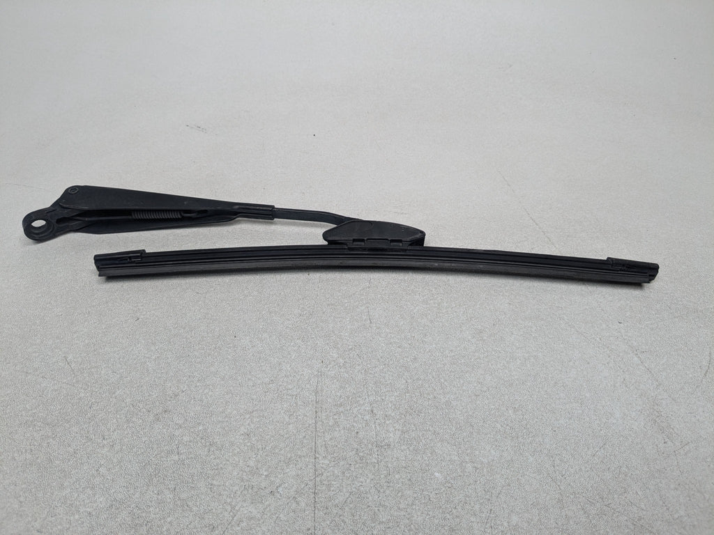 2008 - 2015 LAND ROVER LR2 OEM WINDSHIELD WIPER ARM REAR TAIL GATE LIFT GATE