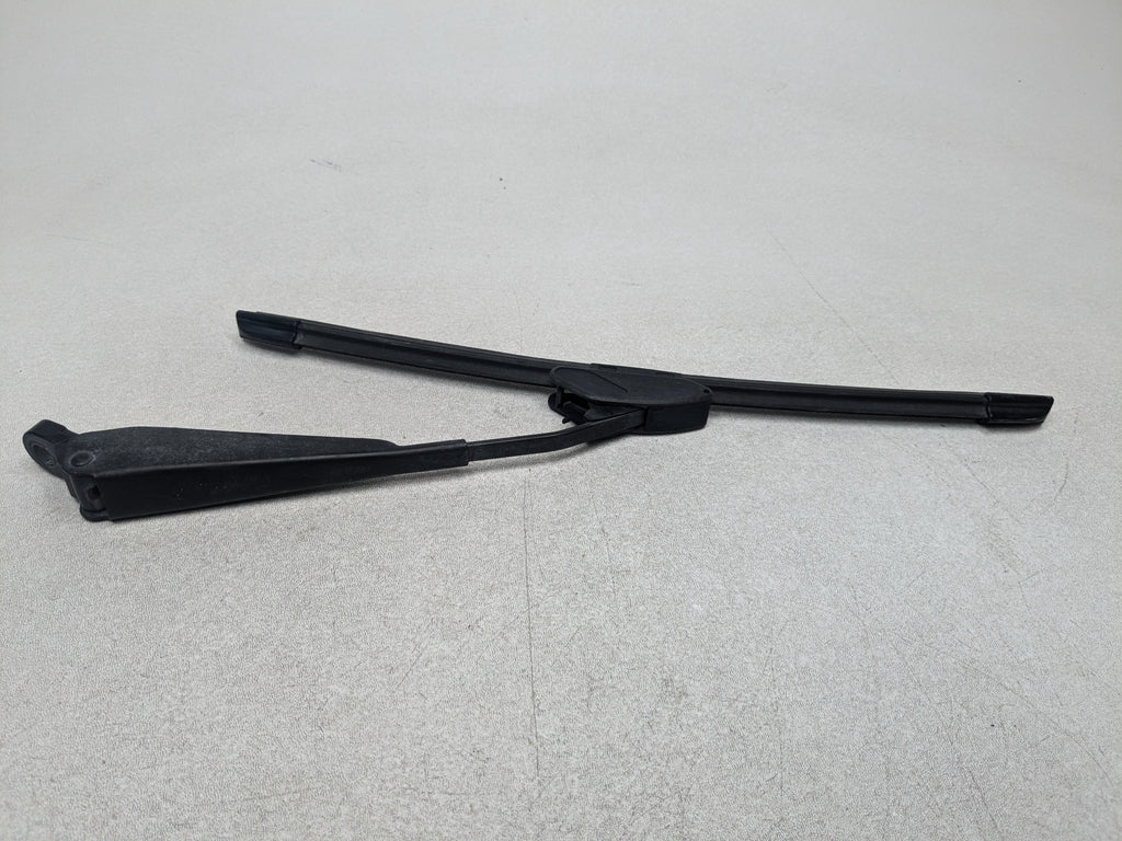 2008 - 2015 LAND ROVER LR2 OEM WINDSHIELD WIPER ARM REAR TAIL GATE LIFT GATE