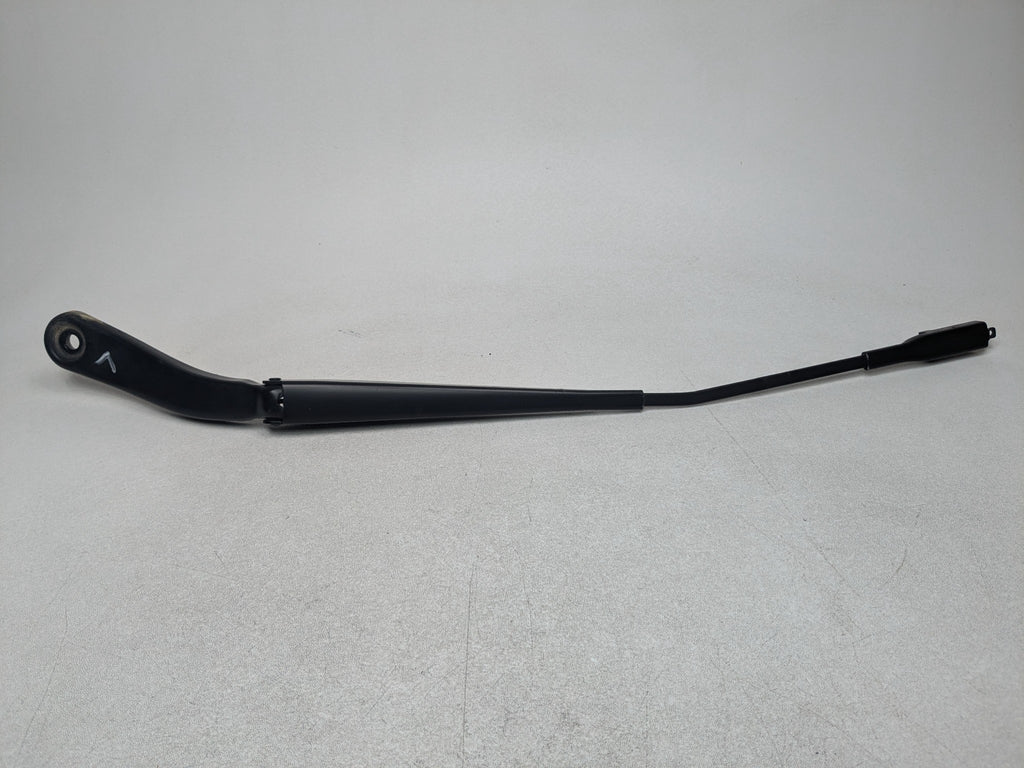 2008 - 2015 LAND ROVER LR2 OEM WINDSHIELD WIPER ARM FRONT LEFT SIDE