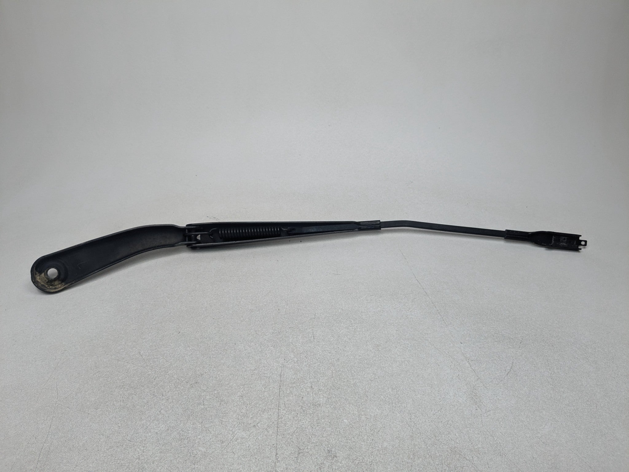 2008 - 2015 LAND ROVER LR2 OEM WINDSHIELD WIPER ARM FRONT LEFT SIDE