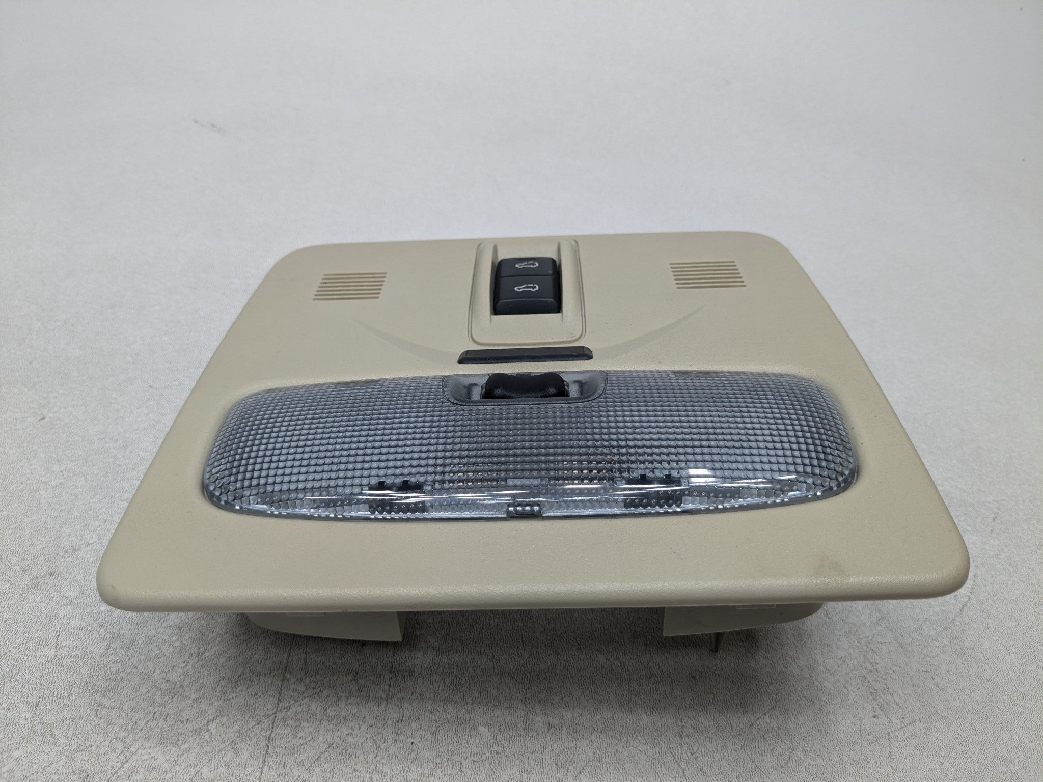 2008 - 2015 LAND ROVER LR2 OEM INTERIOR LIGHT ASSEMBLY FRONT OVERHEAD UPPER ROOF