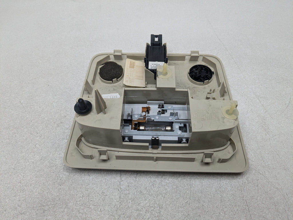 2008 - 2015 LAND ROVER LR2 OEM INTERIOR LIGHT ASSEMBLY FRONT OVERHEAD UPPER ROOF