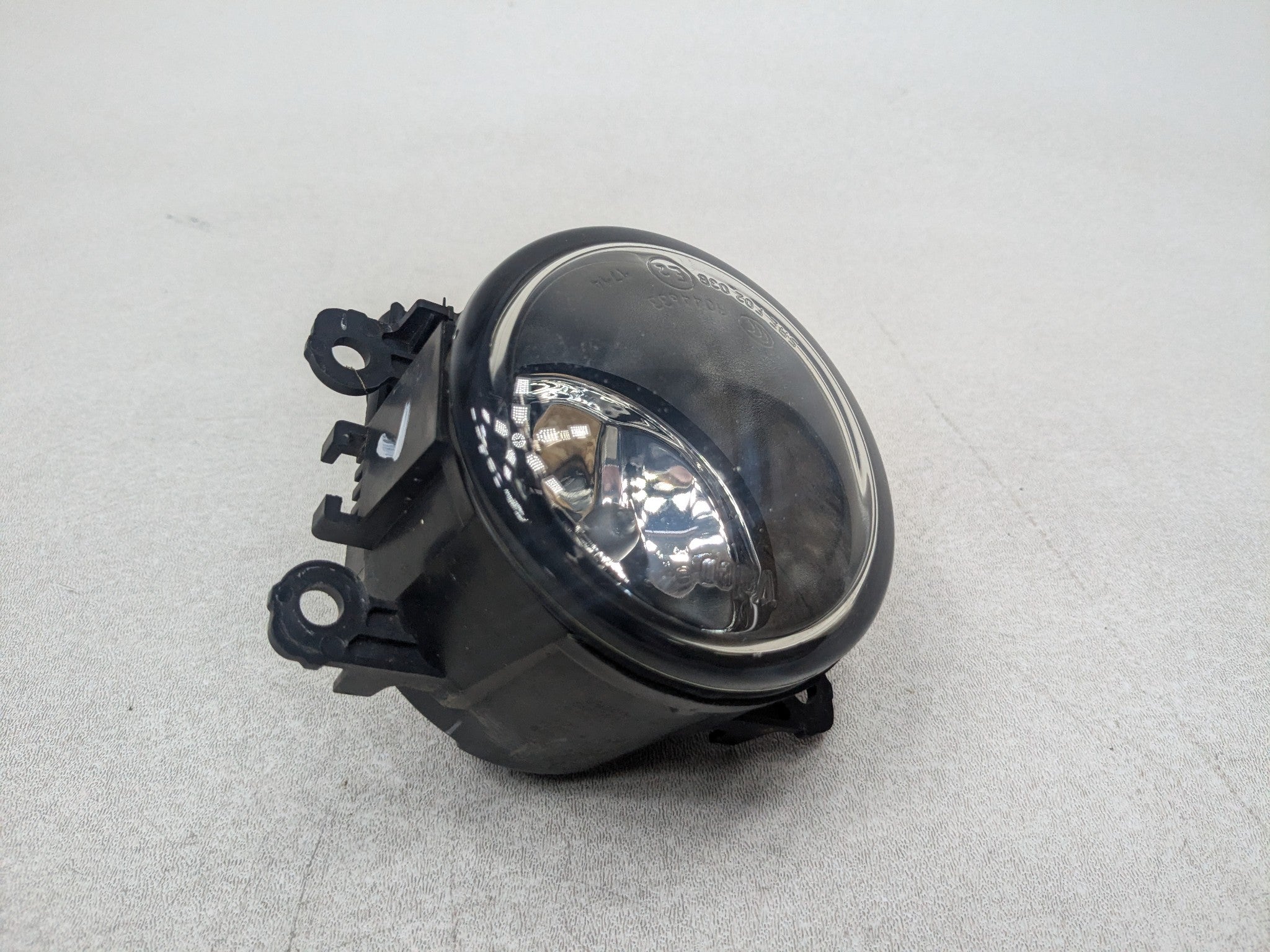 2008 - 2015 LAND ROVER LR2 OEM FOG LIGHT BUMPER MOUNTED FRONT LEFT DRIVER SIDE