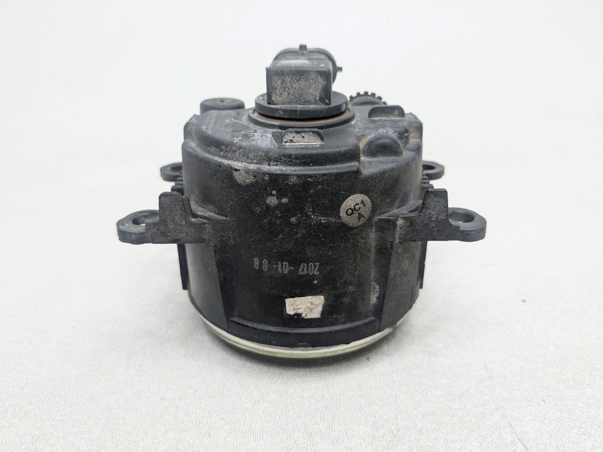 08 - 15 LAND ROVER LR2 OEM FOG LIGHT BUMPER MOUNTED FRONT RIGHT PASSENGER SIDE