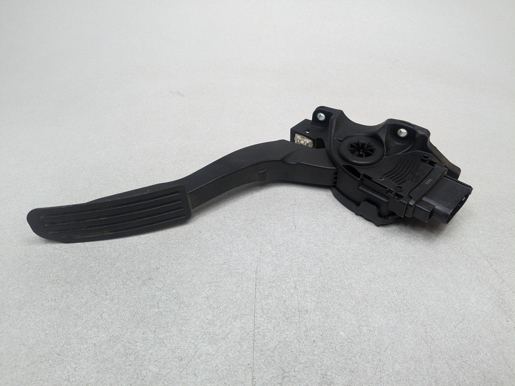 08 - 15 LAND ROVER LR2 OEM GAS ACCELERATOR THROTTLE FOOT PEDAL LEVER WITH SENSOR