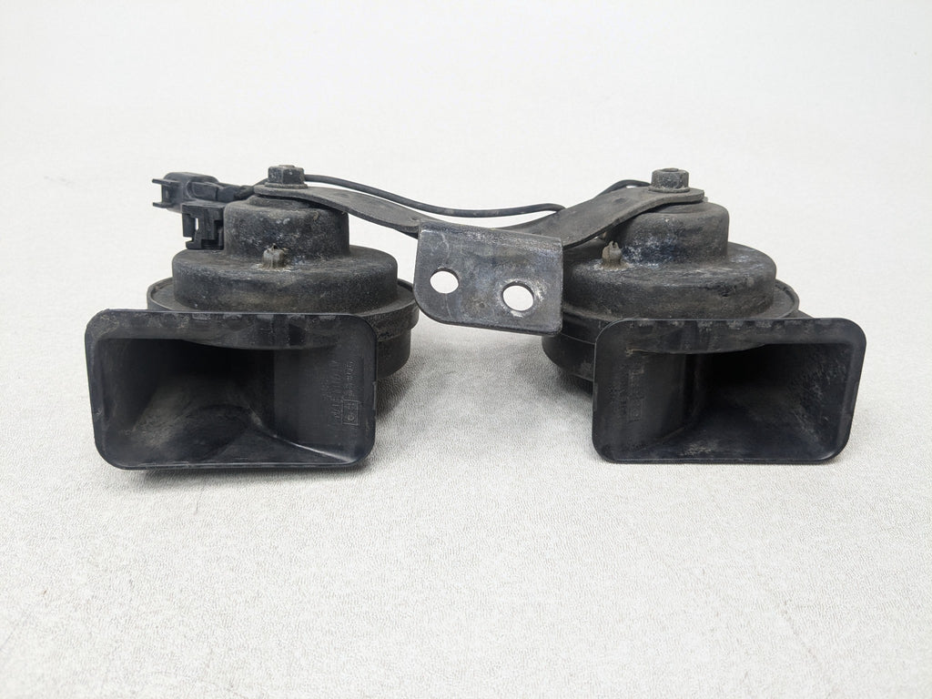 2008 - 2015 LAND ROVER LR2 OEM HORN SET LOW AND HIGH DUAL TONE PITCH NOTE SIGNAL