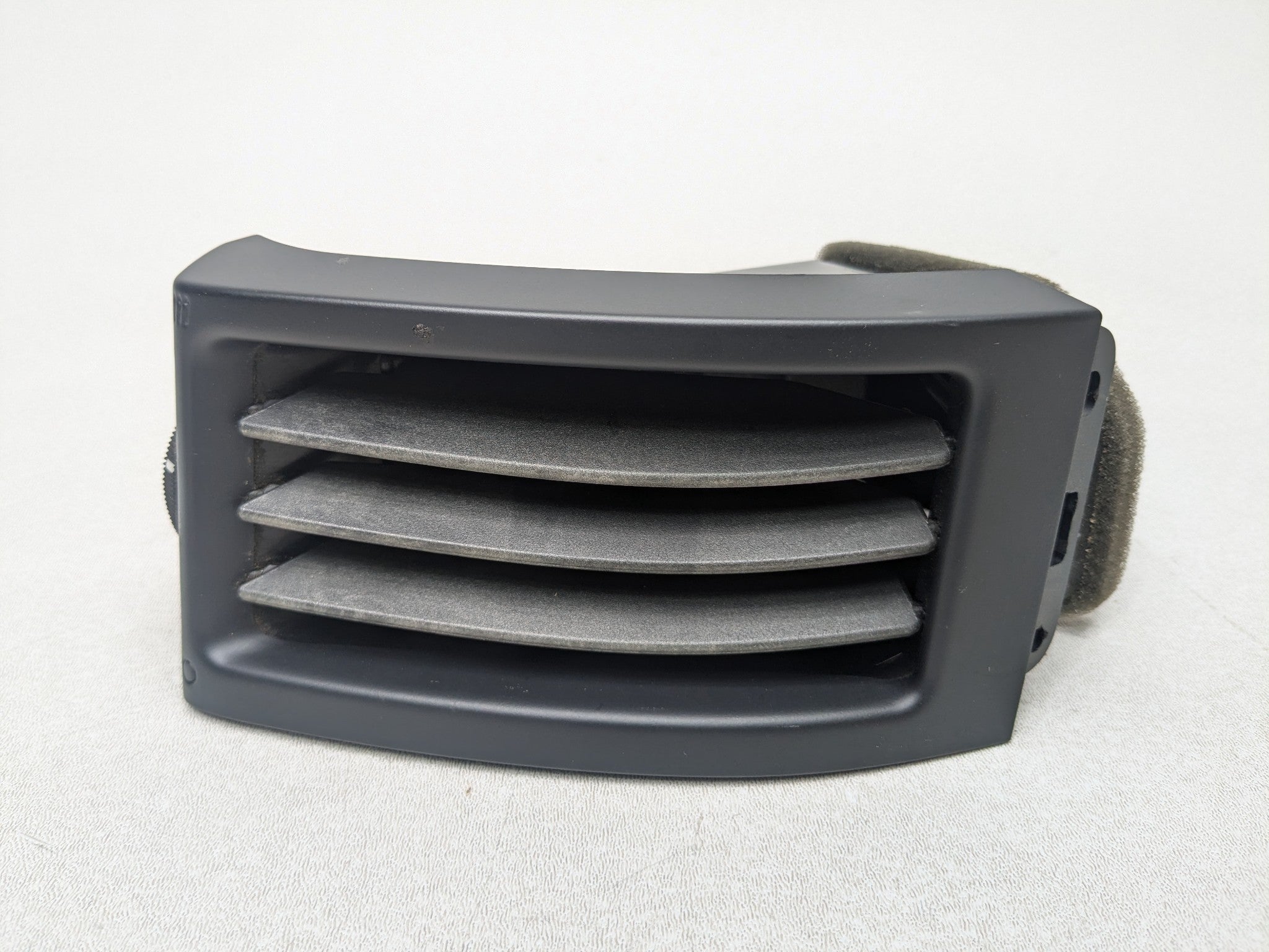 08 - 15 LAND ROVER LR2 OEM DASH AC HEATER VENT ASSEMBLY FRONT LEFT DRIVER SIDE