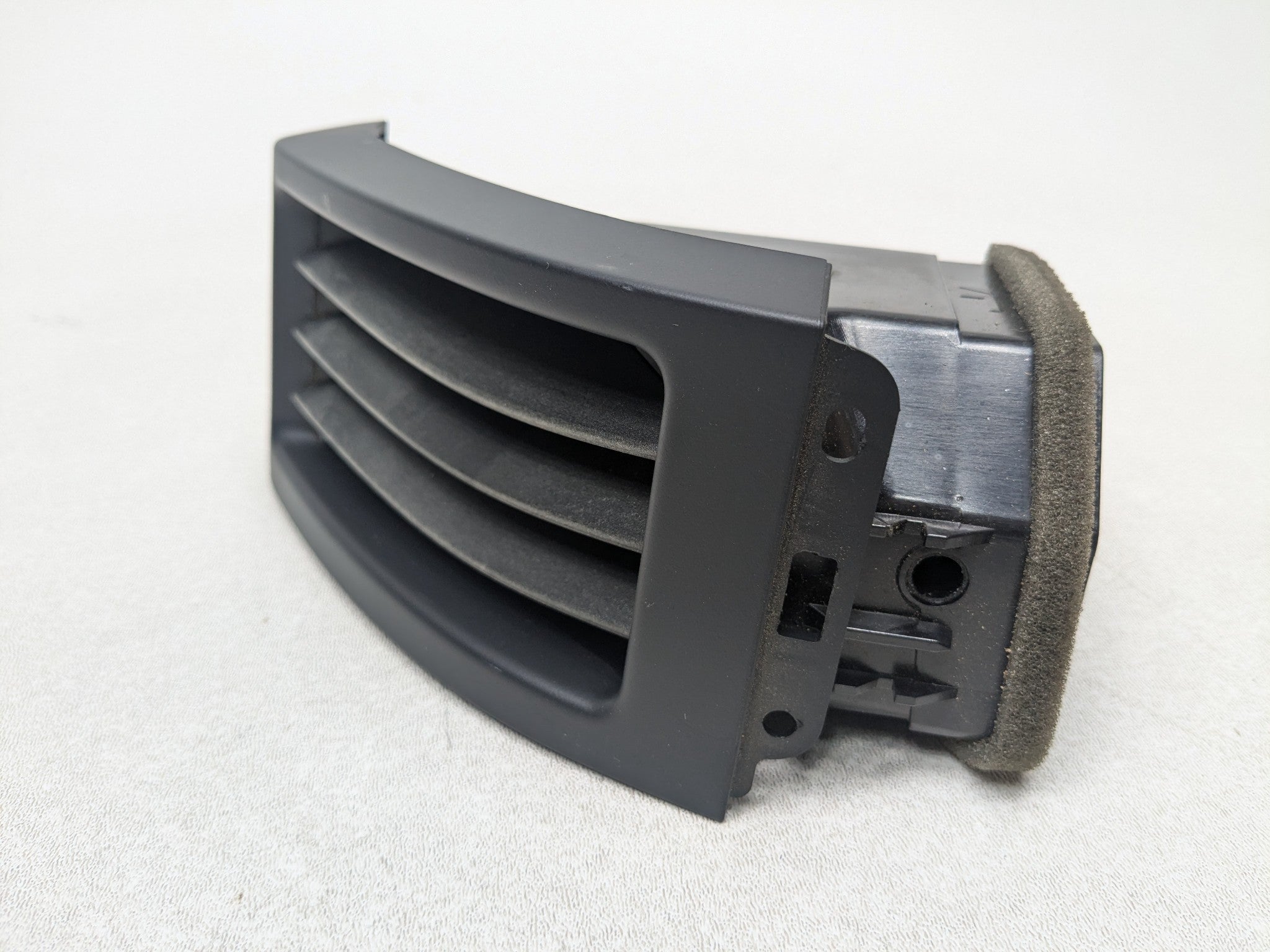 08 - 15 LAND ROVER LR2 OEM DASH AC HEATER VENT ASSEMBLY FRONT LEFT DRIVER SIDE