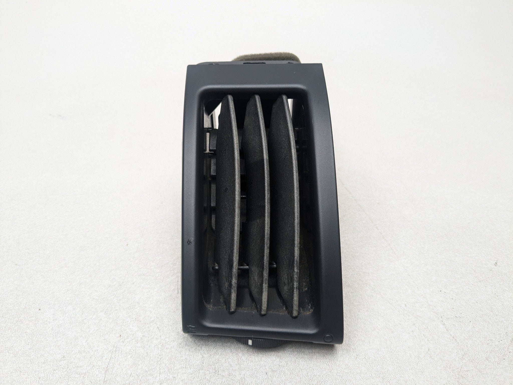 08 - 15 LAND ROVER LR2 OEM DASH AC HEATER VENT ASSEMBLY FRONT LEFT DRIVER SIDE