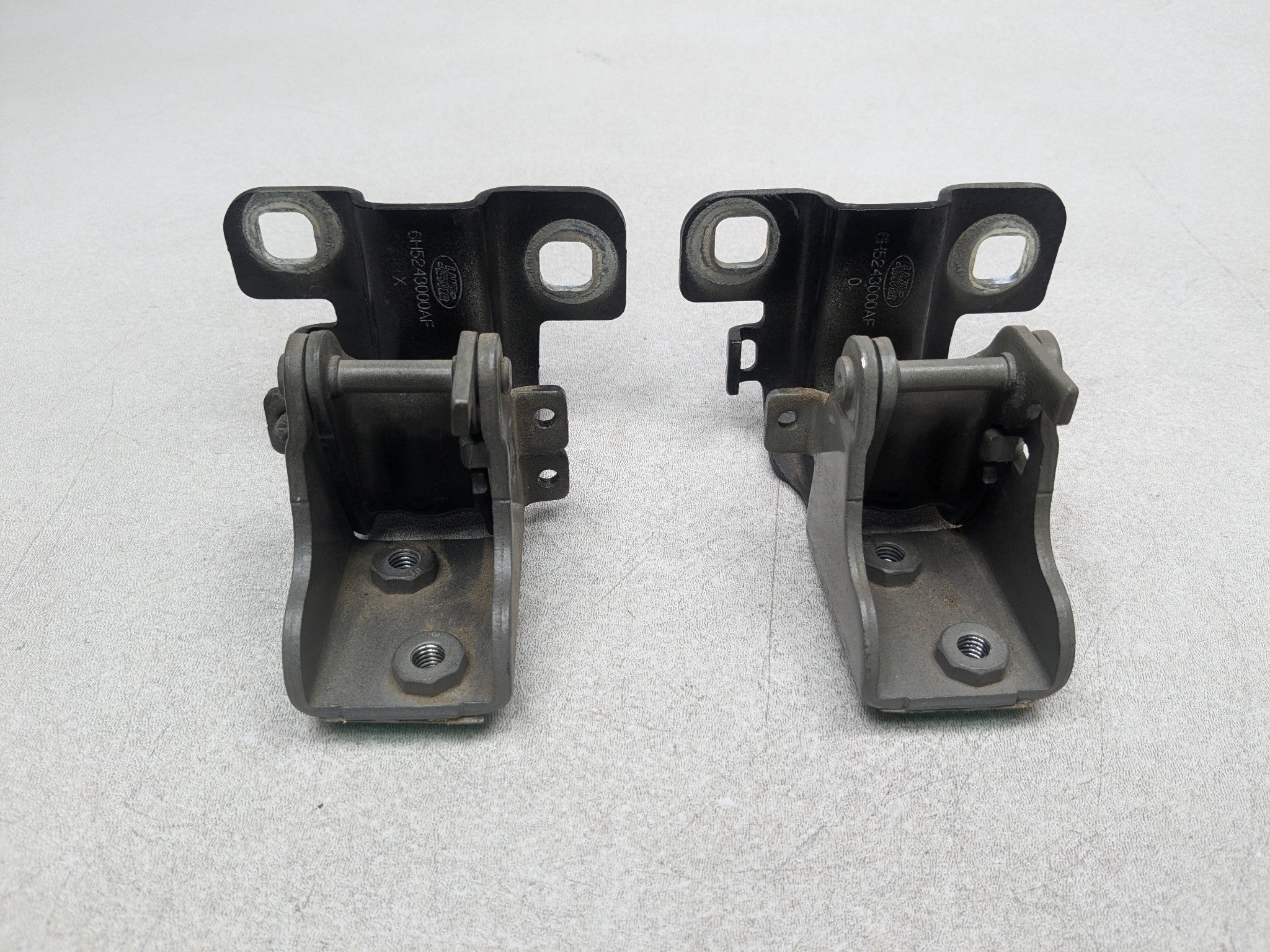 2008 - 2015 LAND ROVER LR2 OEM GATE HINGES SET REAR LEFT AND RIGHT SIDE