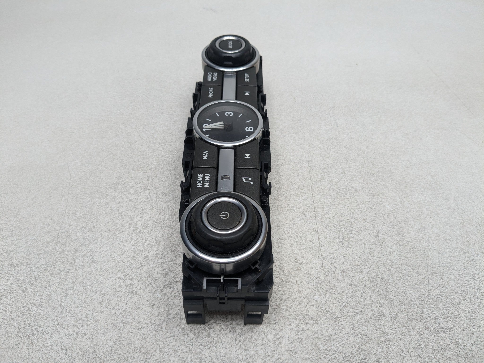 2008 - 2015 LAND ROVER LR2 OEM MULTIMEDIA RADIO CONTROL PANEL WITH CLOCK BLACK