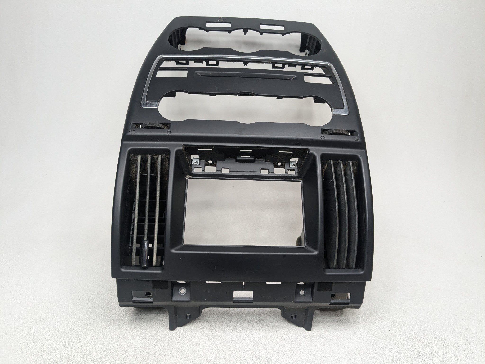 08 - 15 LAND ROVER LR2 OEM AC VENT CLIMATE CONTROL TRIM PANEL FRONT CENTER DASH