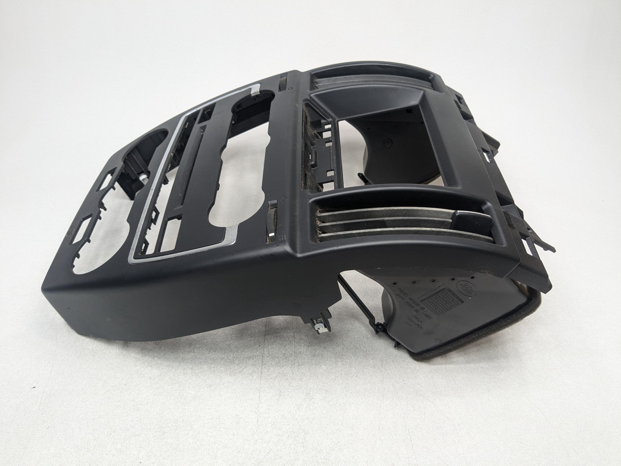 08 - 15 LAND ROVER LR2 OEM AC VENT CLIMATE CONTROL TRIM PANEL FRONT CENTER DASH