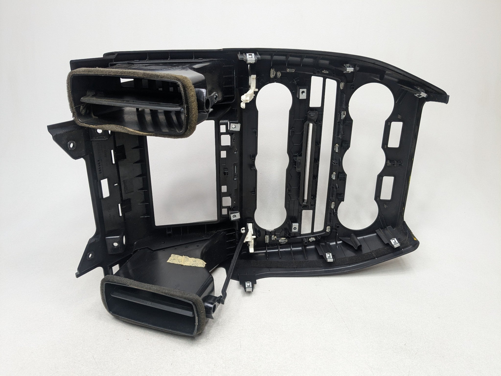 08 - 15 LAND ROVER LR2 OEM AC VENT CLIMATE CONTROL TRIM PANEL FRONT CENTER DASH