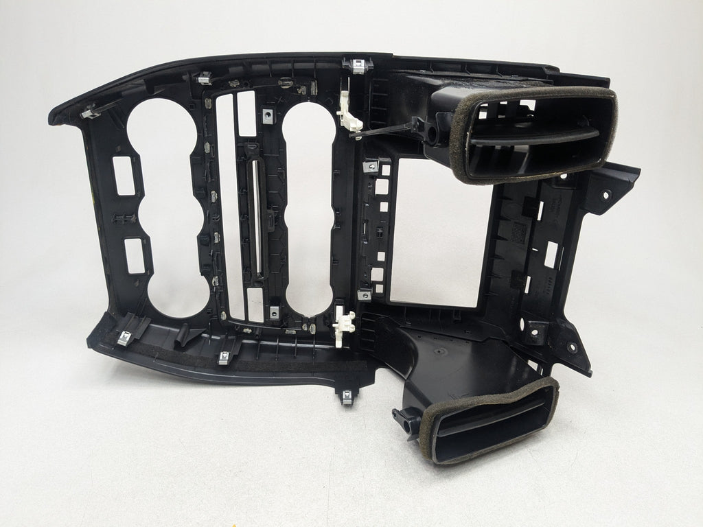 08 - 15 LAND ROVER LR2 OEM AC VENT CLIMATE CONTROL TRIM PANEL FRONT CENTER DASH