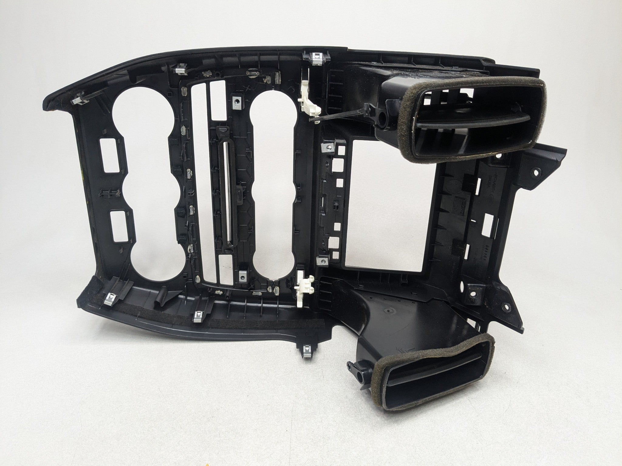 08 - 15 LAND ROVER LR2 OEM AC VENT CLIMATE CONTROL TRIM PANEL FRONT CENTER DASH