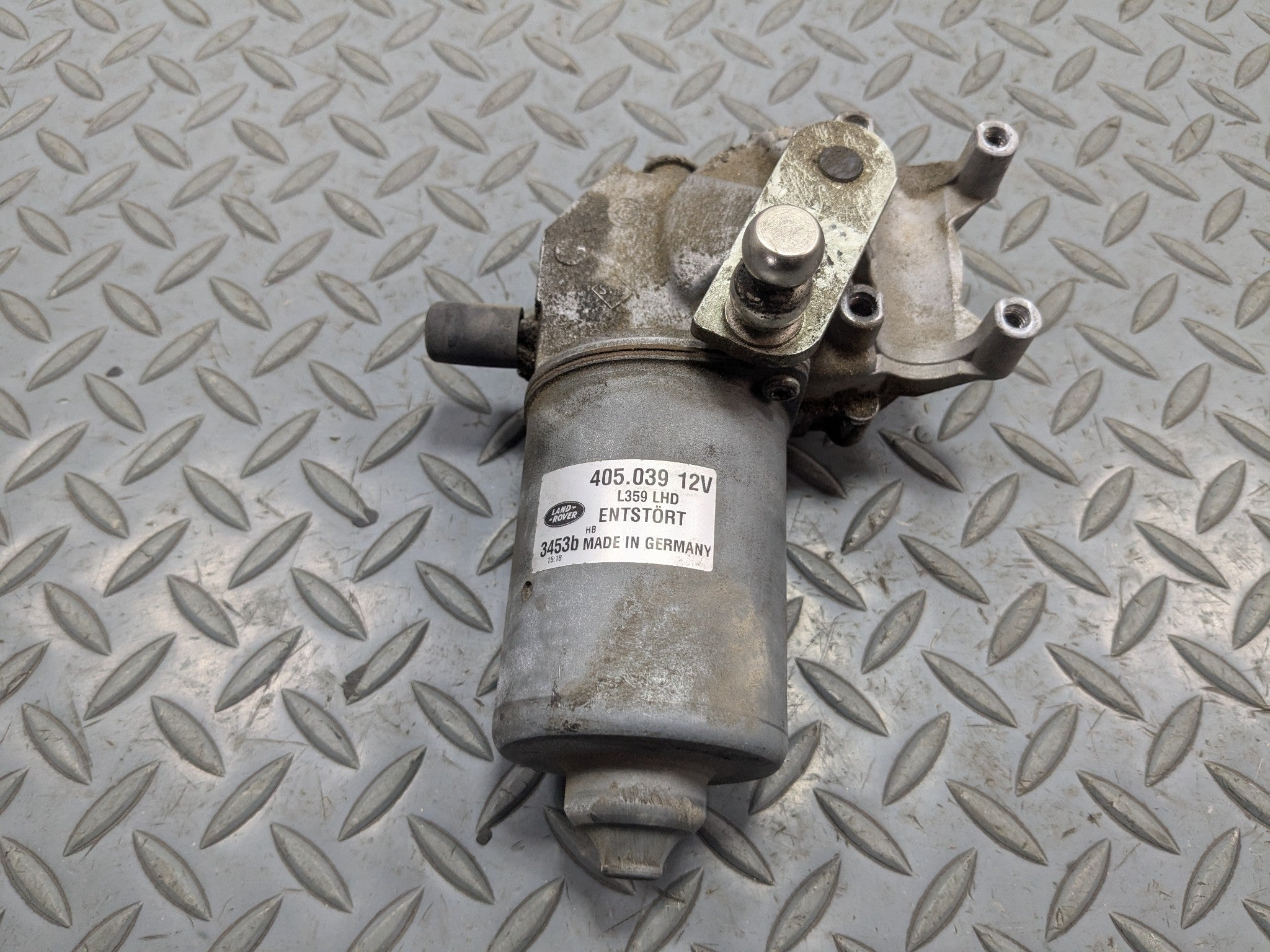 2008 - 2015 LAND ROVER LR2 OEM WINDSHIELD WIPER MOTOR ASSEMBLY FRONT SIDE