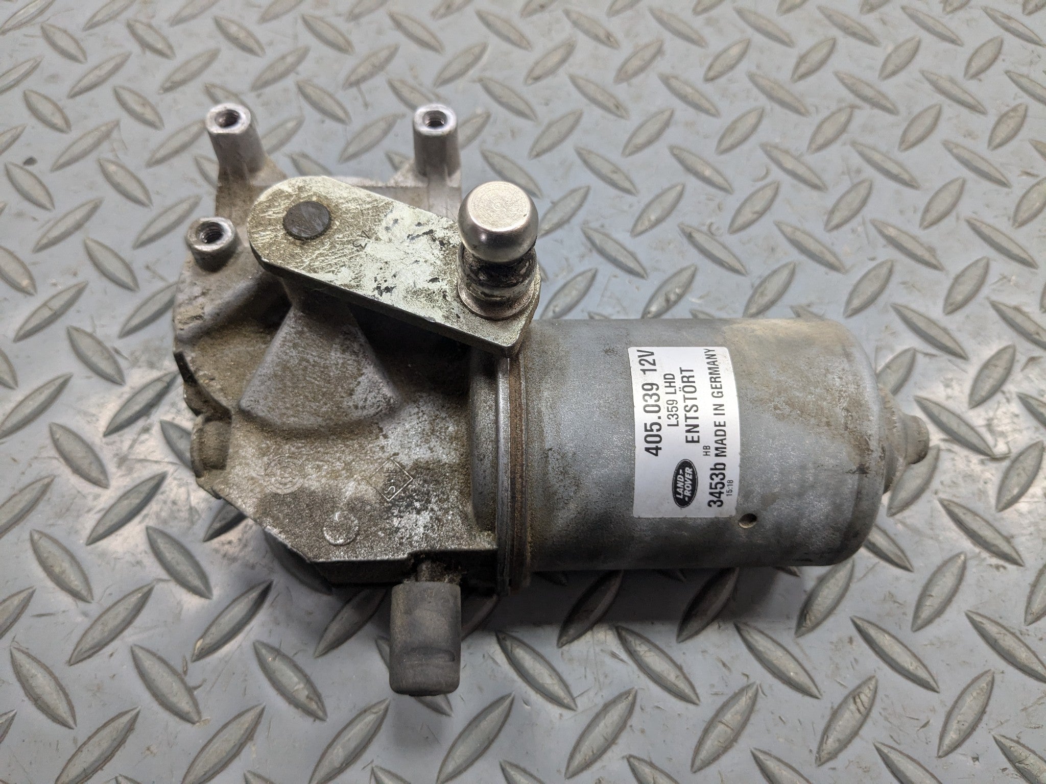 2008 - 2015 LAND ROVER LR2 OEM WINDSHIELD WIPER MOTOR ASSEMBLY FRONT SIDE