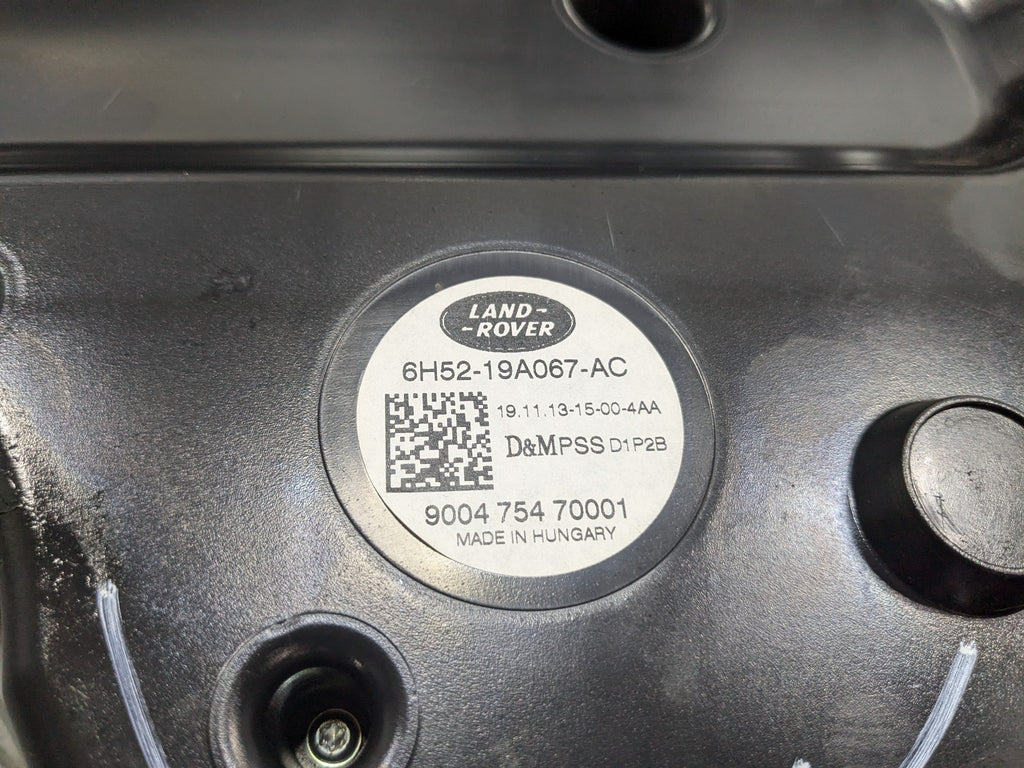 2008 - 2015 LAND ROVER LR2 OEM AUDIO SOUND SUBWOOFER SPEAKER BOX REAR SIDE