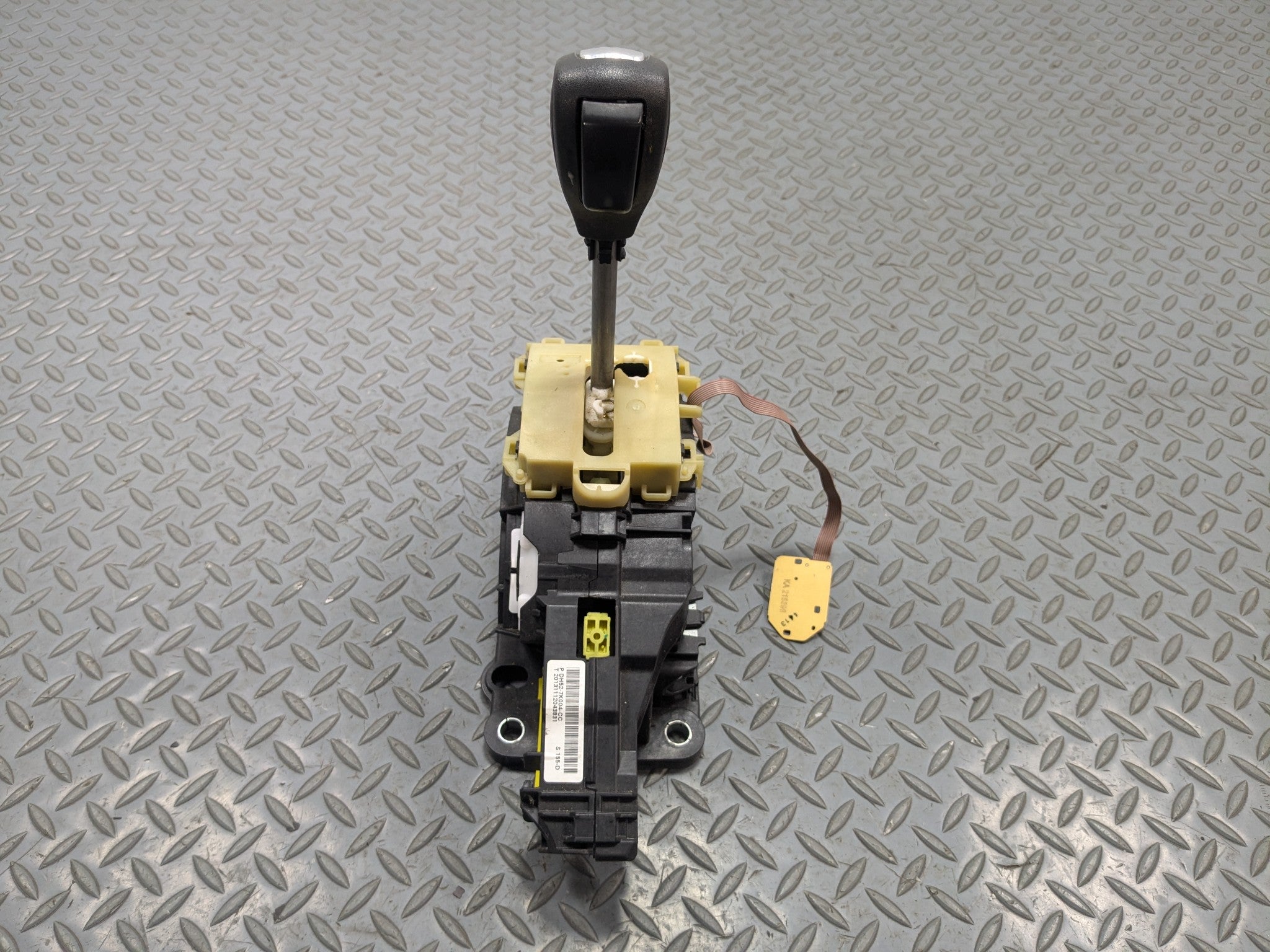 08 - 15 LAND ROVER LR2 OEM FLOOR SHIFTER AUTOMATIC TRANSMISSION GEAR SELECTOR