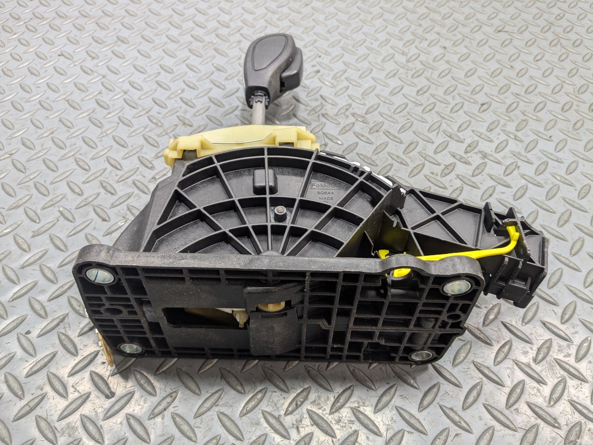 08 - 15 LAND ROVER LR2 OEM FLOOR SHIFTER AUTOMATIC TRANSMISSION GEAR SELECTOR