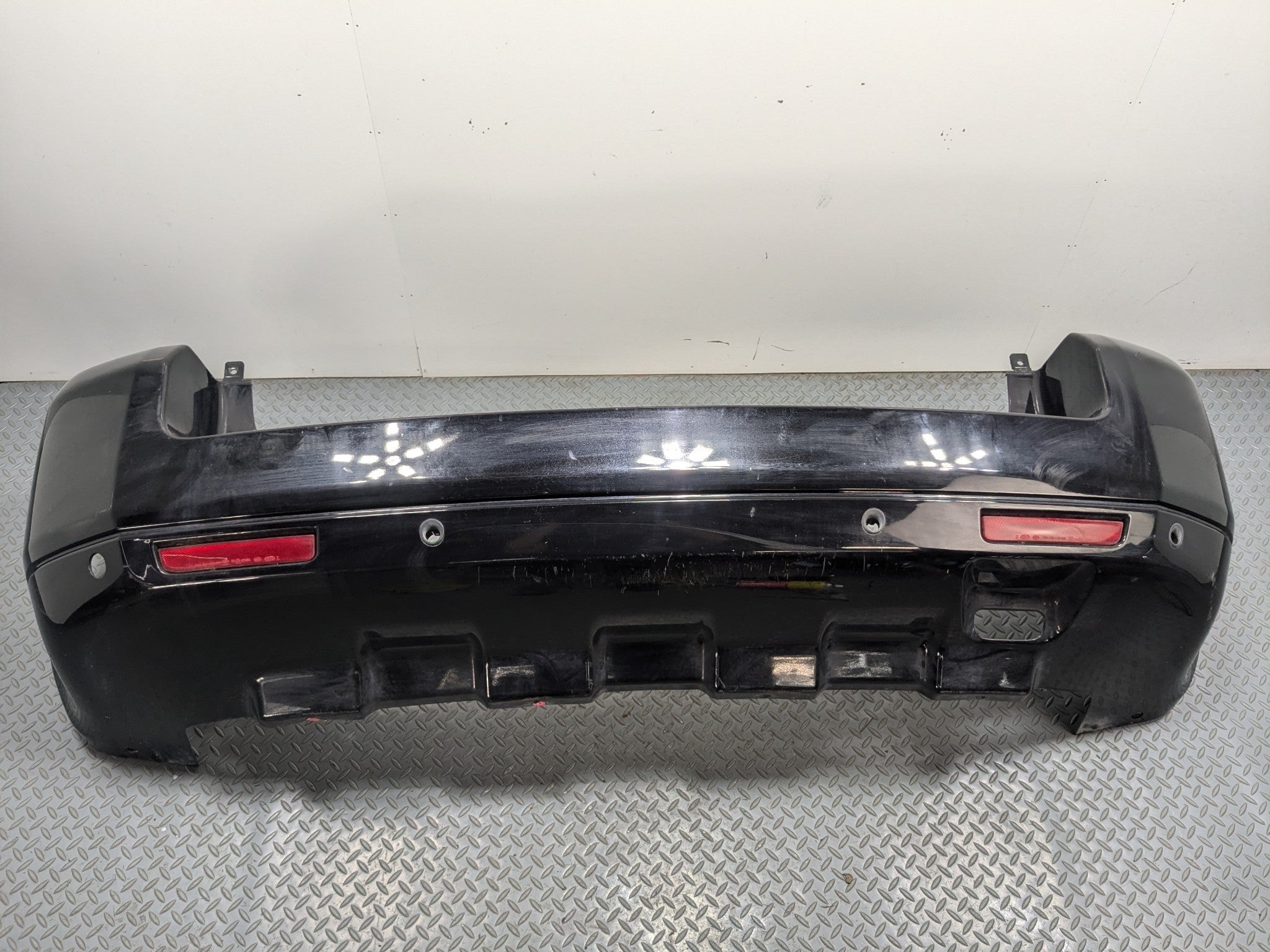 2008 - 2015 LAND ROVER LR2 OEM REAR BUMPER LOWER COVER PANEL SANTORINI BLACK