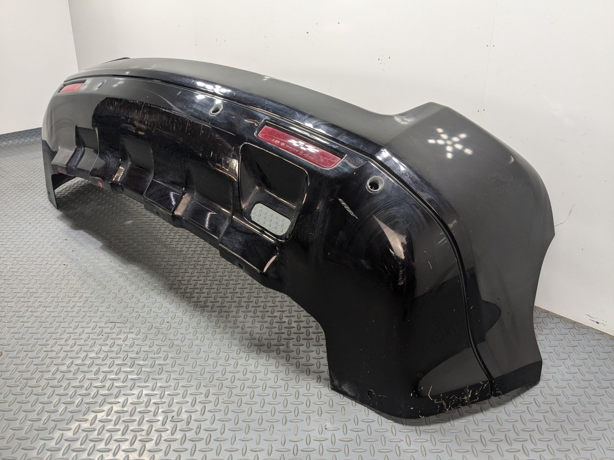 2008 - 2015 LAND ROVER LR2 OEM REAR BUMPER LOWER COVER PANEL SANTORINI BLACK