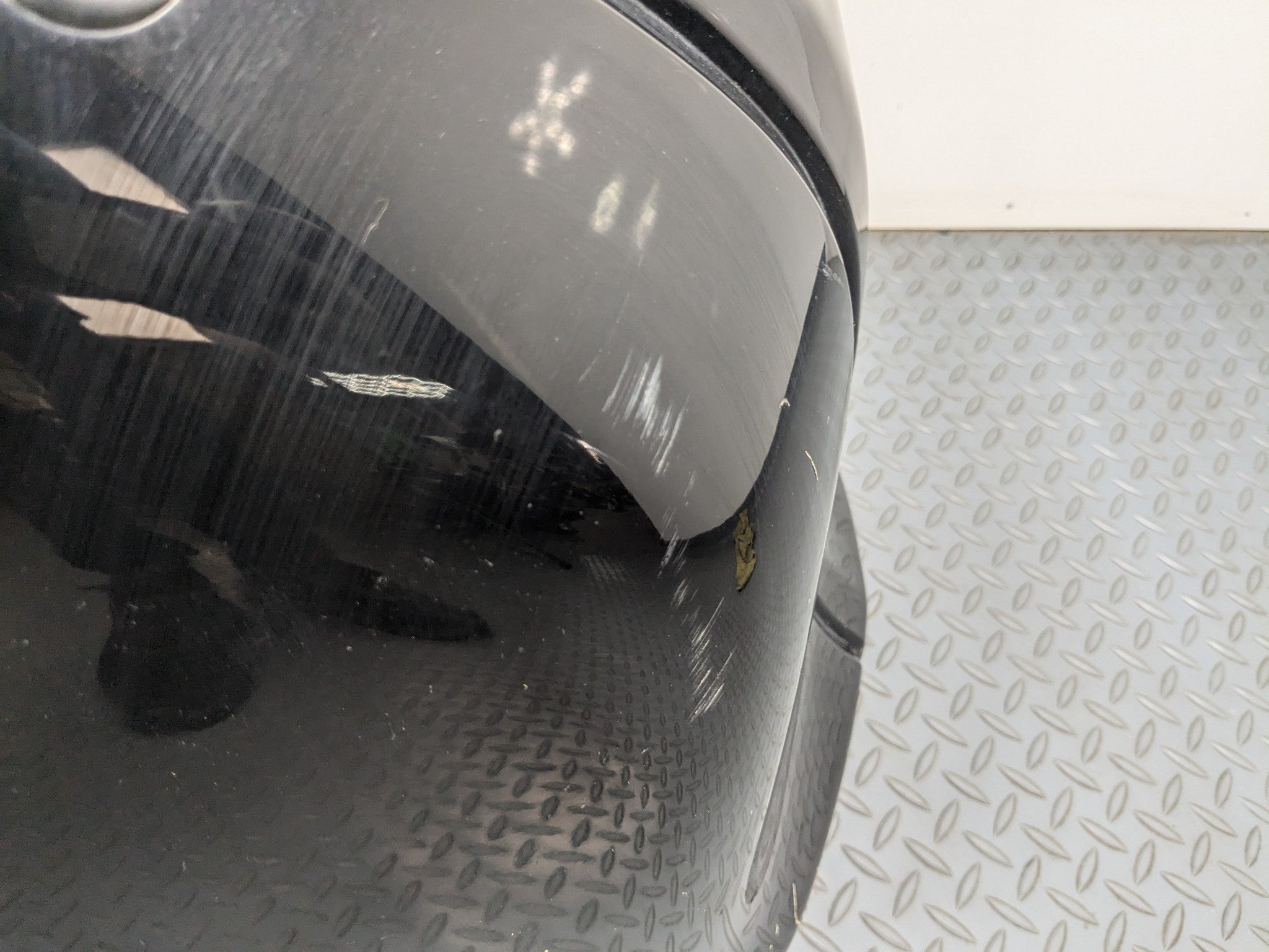 2008 - 2015 LAND ROVER LR2 OEM REAR BUMPER LOWER COVER PANEL SANTORINI BLACK