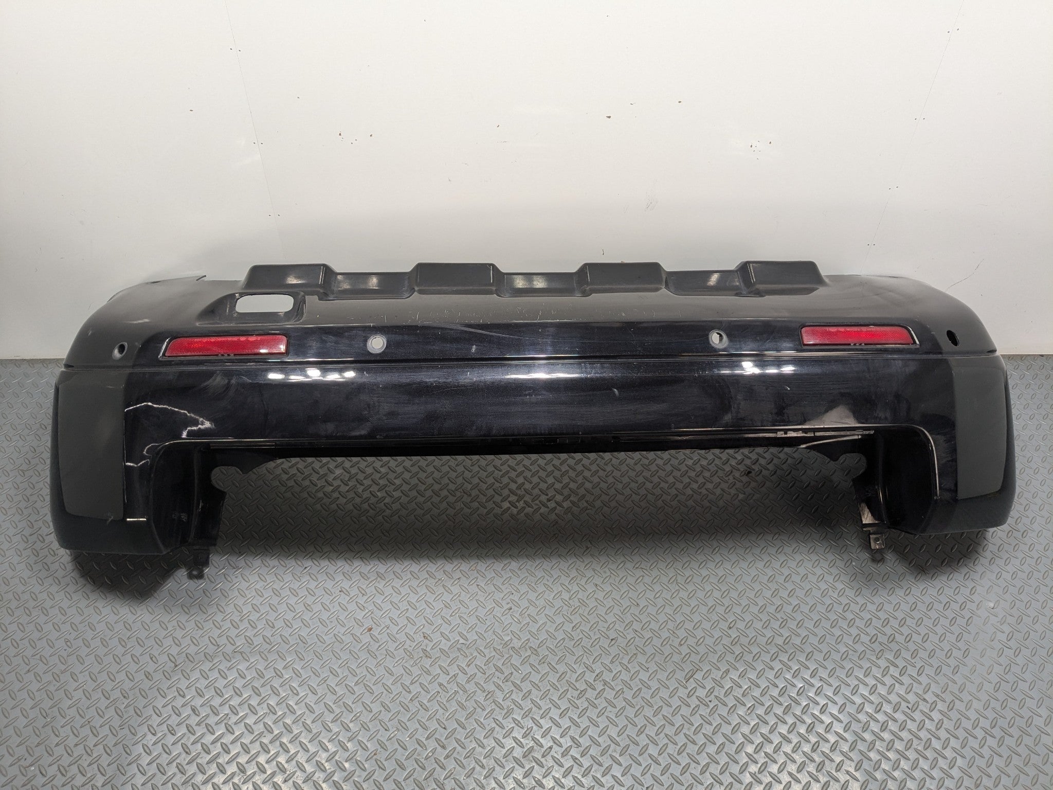 2008 - 2015 LAND ROVER LR2 OEM REAR BUMPER LOWER COVER PANEL SANTORINI BLACK