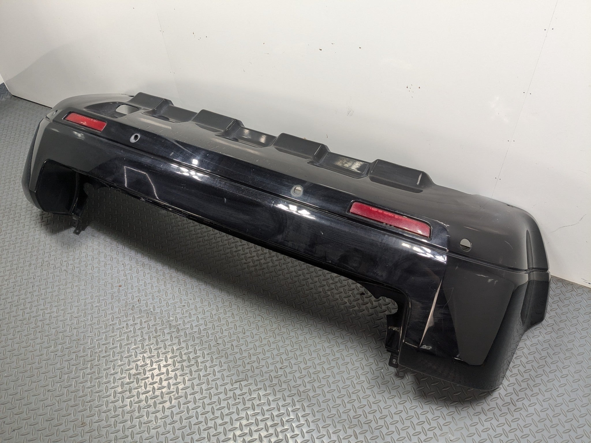 2008 - 2015 LAND ROVER LR2 OEM REAR BUMPER LOWER COVER PANEL SANTORINI BLACK
