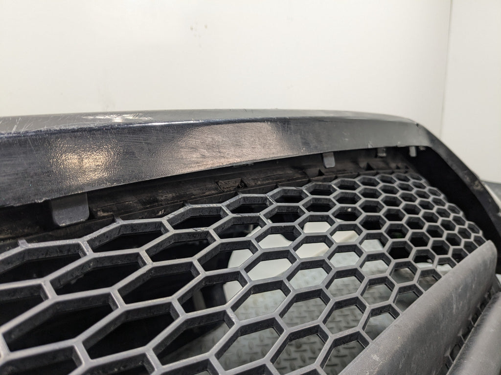 2008 - 2015 LAND ROVER LR2 OEM FRONT BUMPER COVER ASSEMBLY WITH GRILL GRILLE