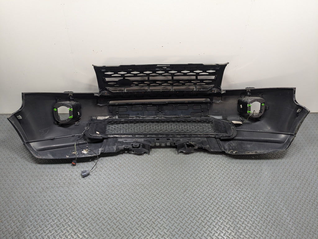 2008 - 2015 LAND ROVER LR2 OEM FRONT BUMPER COVER ASSEMBLY WITH GRILL GRILLE